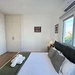 Cozy Boho 2-br Retreat In 니코시아