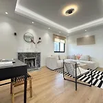 아파트 Cozy Boho 2-br Retreat In 니코시아