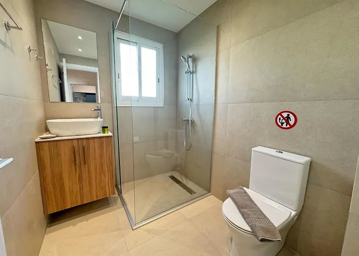 Cozy Boho 2-br Retreat In 尼科西亚